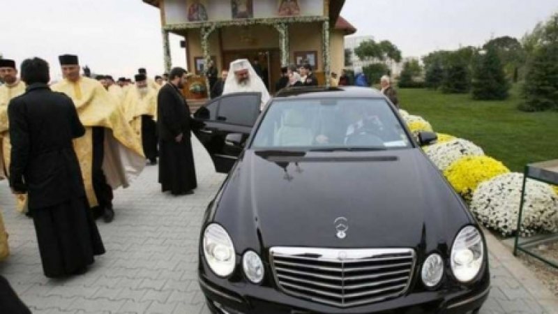 PATRIARHIE: Cerem MAI maşină la delegaţii oficiale. Arhiepiscopia Romano-Catolică de Bucureşti: Nu cerem maşină nici la vizite de la Vatican PATRIARHIE: Cerem MAI maşină la delegaţii oficiale. Arhiepiscopia Romano-Catolică de Bucureşti: Nu cerem maşină nici la vizite de la Vatican