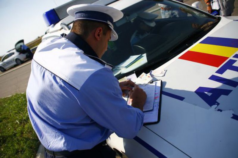 MARAMUREŞ: Peste 170 de abateri sancţionate de poliţiştii rutieri MARAMUREŞ: Peste 170 de abateri sancţionate de poliţiştii rutieri