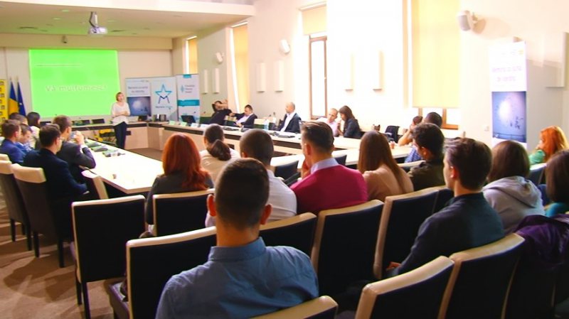 SIGHET: Școala Politică „Gh. I Brătianu” continuă și astăzi cu numeroase seminarii la care participă tineri liberali din toată țara SIGHET: Școala Politică „Gh. I Brătianu” continuă și astăzi cu numeroase seminarii la care participă tineri liberali din toată țara