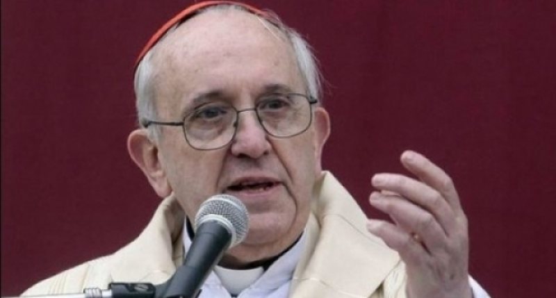 SINODUL ASUPRA FAMILIEI: În raportul înmânat papei sunt tolerați divorțații recăsătoriți, dar nu și homosexualii SINODUL ASUPRA FAMILIEI: În raportul înmânat papei sunt tolerați divorțații recăsătoriți, dar nu și homosexualii