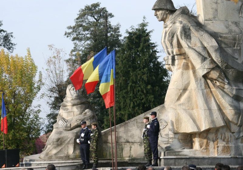 BAIA MARE: Ceremonie publică prilejuită de sărbătorirea Zilei Armatei României, în 25 octombrie