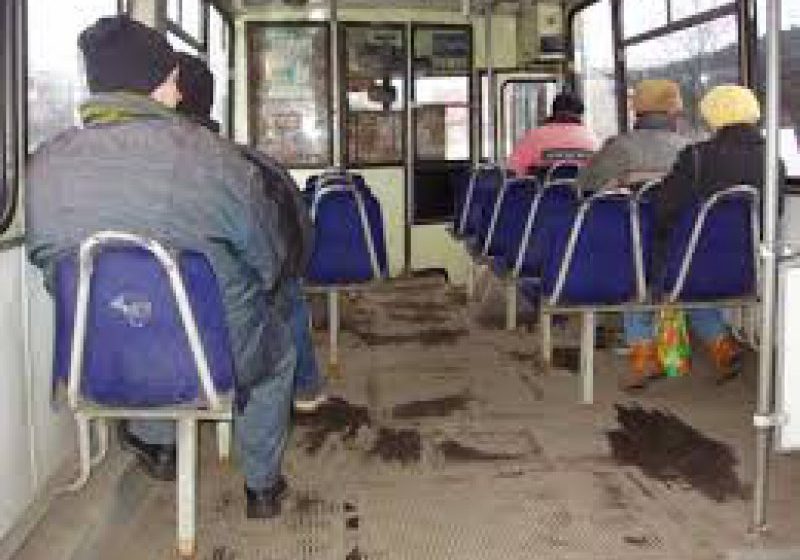 MARAMUREȘ: Greu cu acordarea licențelor pentru transportatori în Consiliul Județean