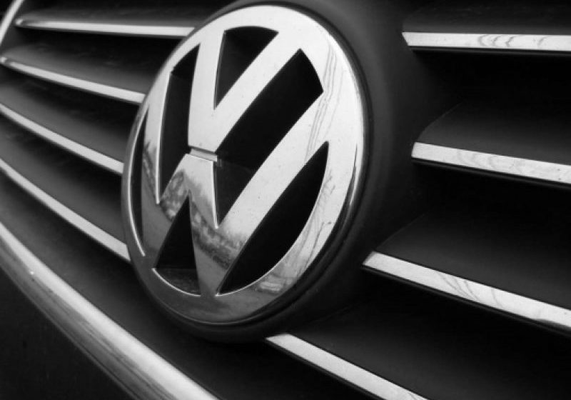 SONDAJ: Două treimi dintre românii cu Volkswagen au încă încredere în marca germană