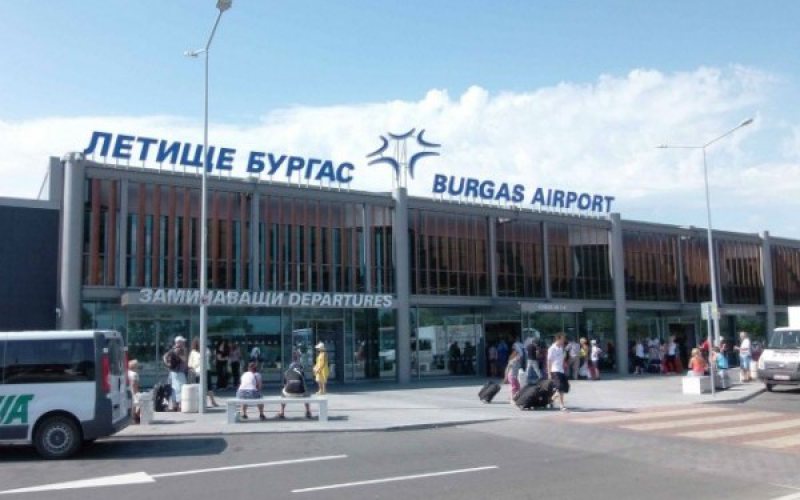 ALERTĂ CU BOMBĂ: Aterizare de urgență la Burgas a unui avion care efectua o cursă de la Varșovia la Hurghada, în Egipt ALERTĂ CU BOMBĂ: Aterizare de urgență la Burgas a unui avion care efectua o cursă de la Varșovia la Hurghada, în Egipt