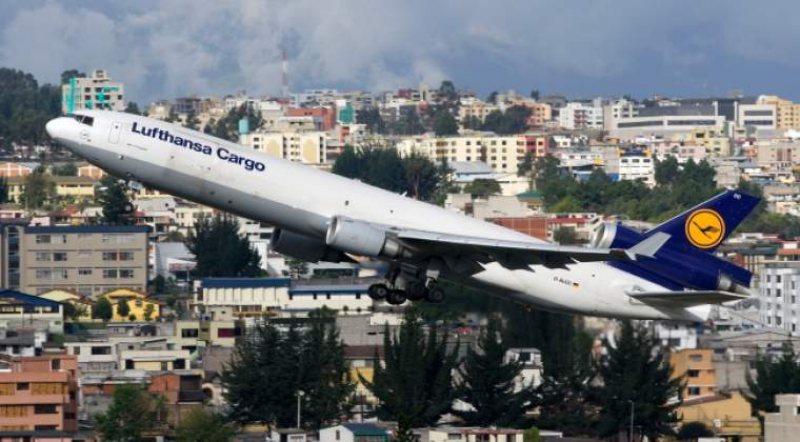 GERMANIA: Șapte zboruri anulate pe aeroportul din Dusseldorf, după găsirea unei bombe neexplodate GERMANIA: Șapte zboruri anulate pe aeroportul din Dusseldorf, după găsirea unei bombe neexplodate