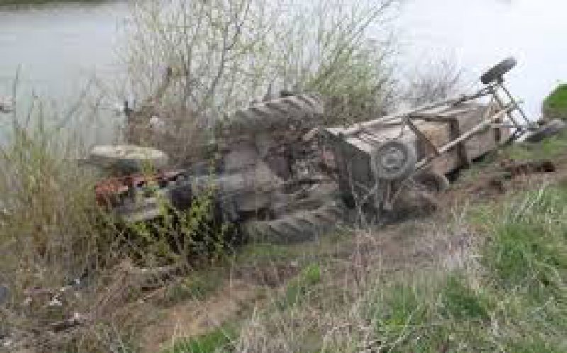 SĂLIŞTEA DE SUS: O persoană s-a răsturnat cu atelajul în râu SĂLIŞTEA DE SUS: O persoană s-a răsturnat cu atelajul în râu