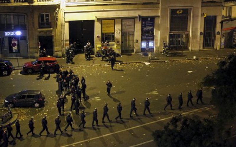 ATENTATELE DIN PARIS: Vârsta teroriștilor ar oscila între 15 și 18 ani ATENTATELE DIN PARIS: Vârsta teroriștilor ar oscila între 15 și 18 ani