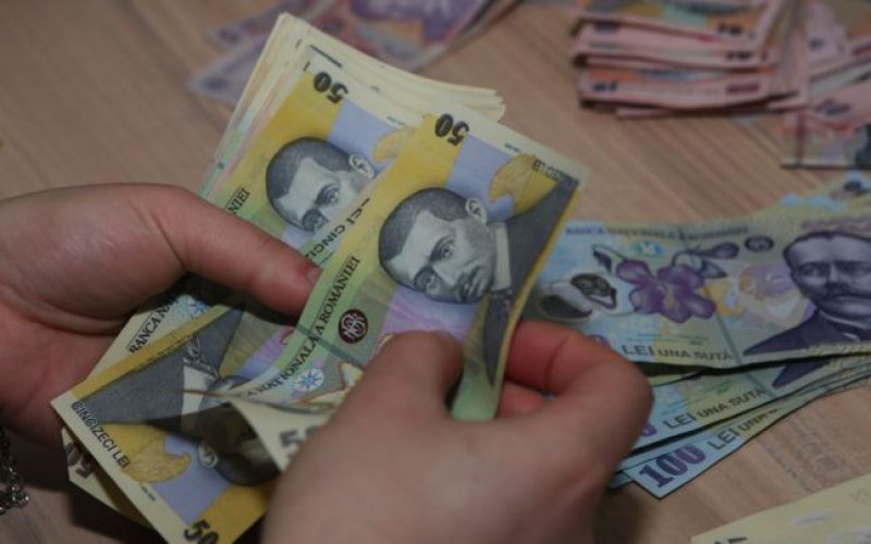BAIA SPRIE: Un bărbat care a furat 730 de euro dintr-o locuinţă a fost prins de poliţişti BAIA SPRIE: Un bărbat care a furat 730 de euro dintr-o locuinţă a fost prins de poliţişti