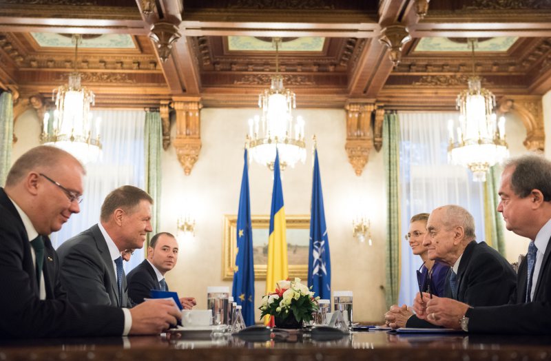 SURSE: Iohannis respinge propunerea de premier a PSD. Dacian Cioloş este o variantă SURSE: Iohannis respinge propunerea de premier a PSD. Dacian Cioloş este o variantă