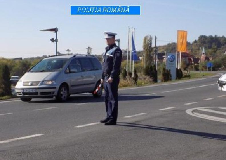 MARAMUREŞ: 23 permise reţinute şi amenzi de aproximativ 47.000 de lei aplicate de poliţişti pentru nerespectarea normelor rutiere