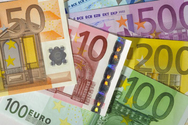 AUSTRIA: O octogenară a rupt bancnote în valoare de aproape un milion de euro înainte să moară AUSTRIA: O octogenară a rupt bancnote în valoare de aproape un milion de euro înainte să moară