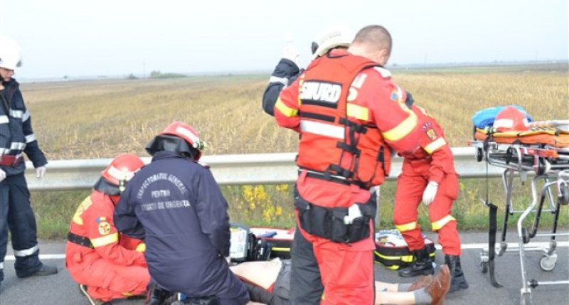 SARASĂU: Exerciţiu cu forţe şi mijloace în teren, cu declanşarea Planului Roşu de Intervenţie, în cazul producerii unui accident rutier cu victime multiple SARASĂU: Exerciţiu cu forţe şi mijloace în teren, cu declanşarea Planului Roşu de Intervenţie, în cazul producerii unui accident rutier cu victime multiple
