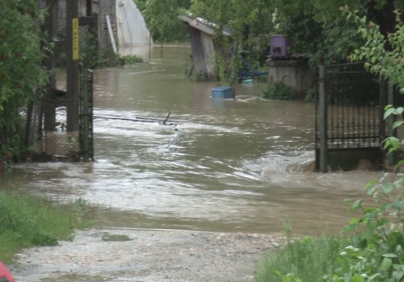 INUNDAŢII ÎN MARAMUREŞ: Ploile fac ravagii. Află care sunt zonele afectate