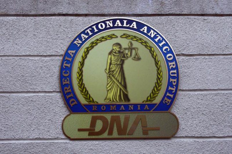 DUPĂ CE ŞI-A AJUTAT NEPOTUL: Procurorul Ovidiu Toma, reținut de DNA DUPĂ CE ŞI-A AJUTAT NEPOTUL: Procurorul Ovidiu Toma, reținut de DNA
