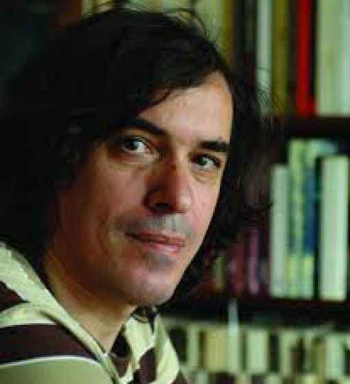 MIRCEA CĂRTĂRESCU: Clădirile cu risc la cutremur trebuie evacuate pentru a evita dezastrele precum Colectiv