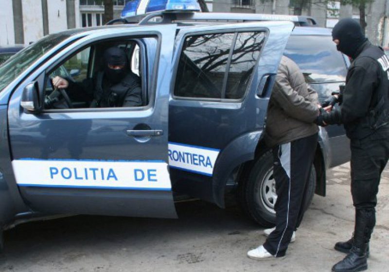 TARNA MARE: Doi cetăţeni pakistanezi opriţi la frontiera de nord a ţării