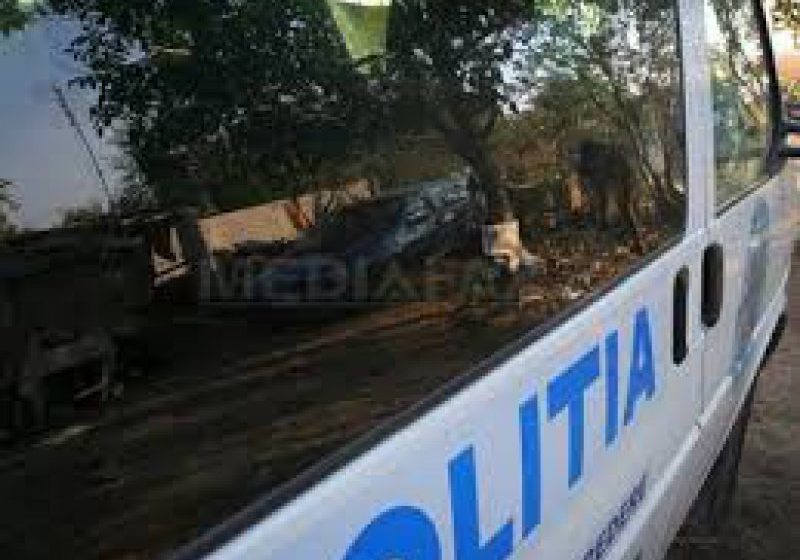 CONSTANŢA: Familie găsită moartă în casă: bărbatul spânzurat, iar soţia şi copilul întinşi pe un pat