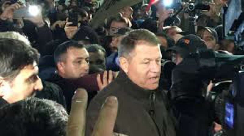 BUCUREŞTI: Președintele Klaus Iohannis, în Piața Universității BUCUREŞTI: Președintele Klaus Iohannis, în Piața Universității