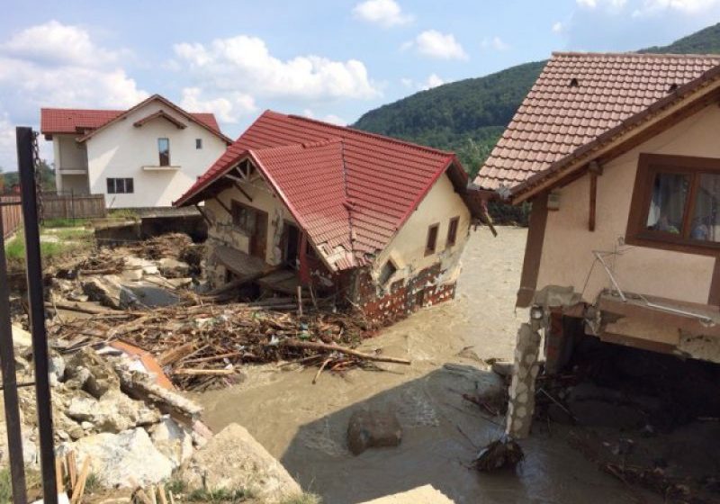 EXPERT ANM: Riscul de inundații rapide va crește în zona montană din România, din cauza tăierilor de păduri