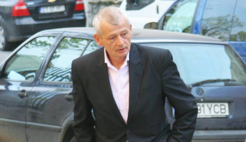 TRIBUNALUL BUCUREŞTI: Sorin Oprescu se poate interna la Institutul "Marius Nasta" pentru o operaţie la plămâni TRIBUNALUL BUCUREŞTI: Sorin Oprescu se poate interna la Institutul "Marius Nasta" pentru o operaţie la plămâni