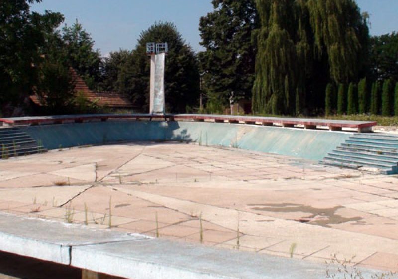 PROMISIUNI: Lucrările la ştrandul municipal din Baia Mare, închis de mai bine de patru ani, ar putea începe în anul electoral 2016