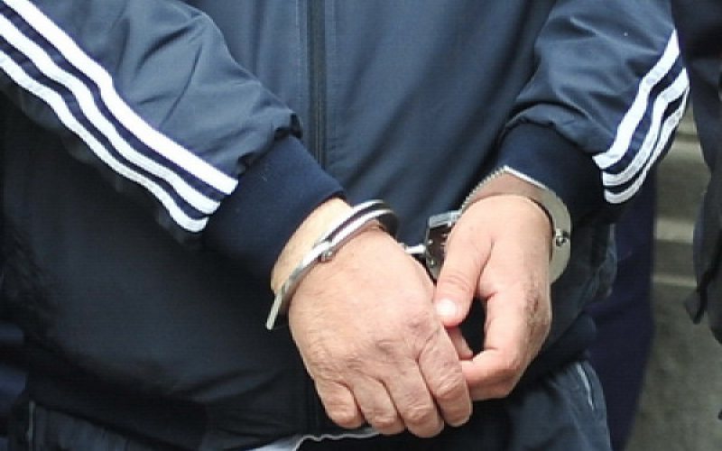 OMOR: Studentul de la Iaşi acuzat că şi-a înjunghiat doi colegi, dintre care unul a murit, a fost arestat OMOR: Studentul de la Iaşi acuzat că şi-a înjunghiat doi colegi, dintre care unul a murit, a fost arestat