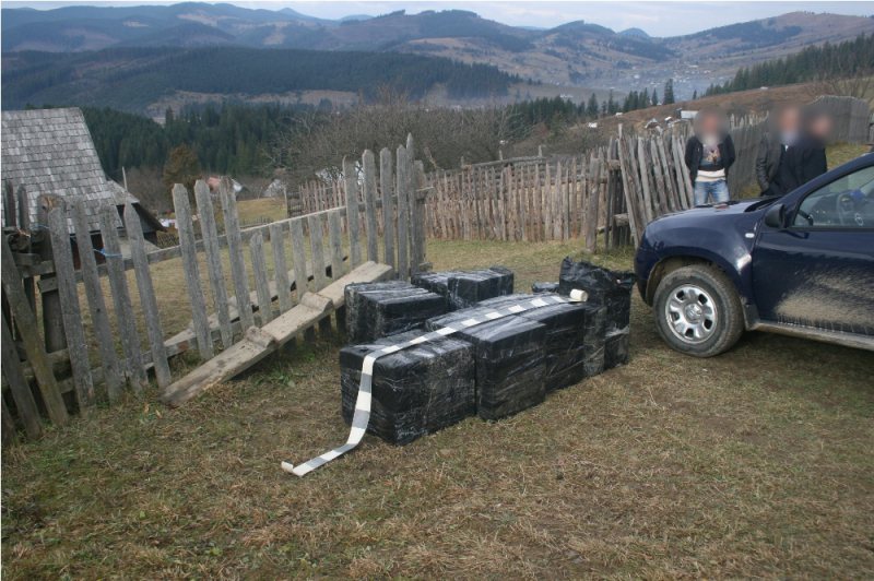 CONTRABANDĂ: Peste 14.000 pachete de ţigări confiscate la frontiera de nord în numai 24 de ore CONTRABANDĂ: Peste 14.000 pachete de ţigări confiscate la frontiera de nord în numai 24 de ore