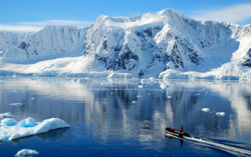 ÎNCĂLZIRE GLOBALĂ: Topirea ghețarilor antarctici poate provoca creșterea nivelului oceanelor cu trei metri (studiu) ÎNCĂLZIRE GLOBALĂ: Topirea ghețarilor antarctici poate provoca creșterea nivelului oceanelor cu trei metri (studiu)
