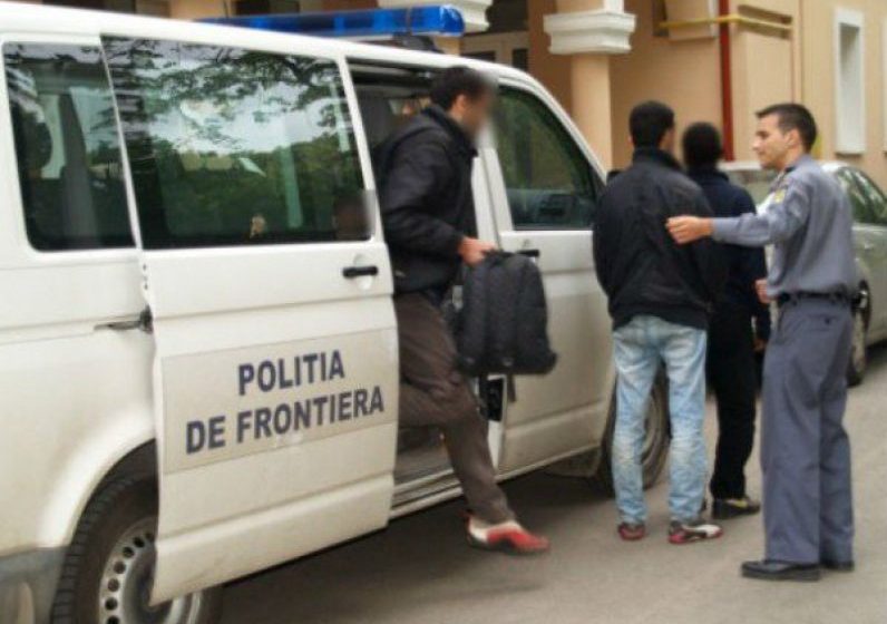 RĂDĂUŢI: Trei cetăţeni sirieni opriţi la frontiera de nord a ţării