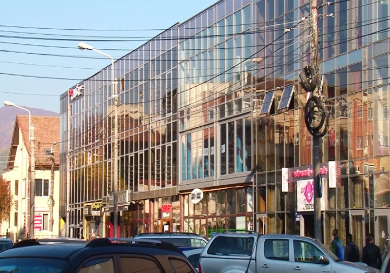 BAIA MARE: S-a pus lacăt pe un club și două societăți de alimentație publică BAIA MARE: S-a pus lacăt pe un club și două societăți de alimentație publică