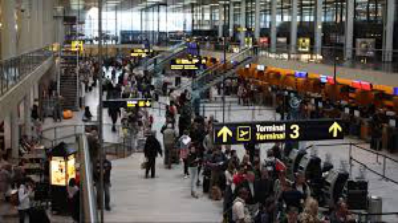 ALERTĂ: Un terminal al aeroportului din Copenhaga, evacuat din cauza unui bagaj suspect ALERTĂ: Un terminal al aeroportului din Copenhaga, evacuat din cauza unui bagaj suspect