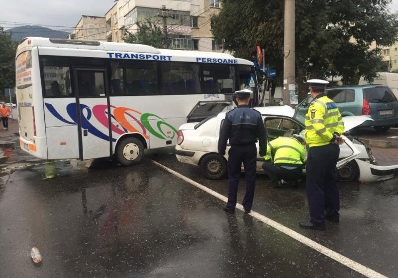 15 NOIEMBRIE: Ziua mondială de comemorare a victimelor accidentelor de circulație