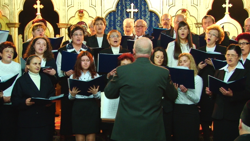 SIGHET: Parohia ortodoxă ”Adormirea Maicii Domnului” a găzduit un concert de colinde susţinut de corul bisericii SIGHET: Parohia ortodoxă ”Adormirea Maicii Domnului” a găzduit un concert de colinde susţinut de corul bisericii