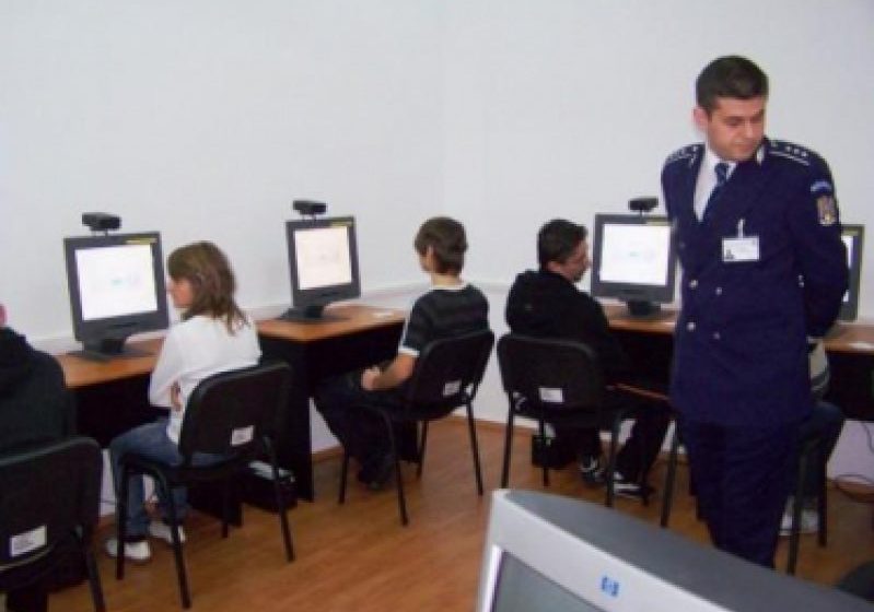 ANUNŢ: Program special de sărbători pentru testarea conducătorilor auto ANUNŢ: Program special de sărbători pentru testarea conducătorilor auto