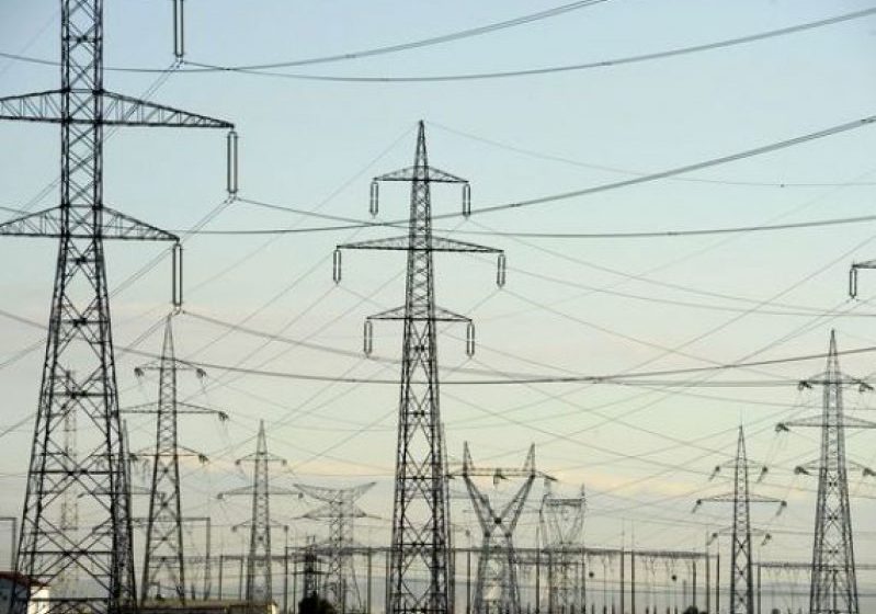 HAVRILEŢ (ANRE): Factura la electricitate se va reduce cu 3,5% de la 1 ianuarie 2016 pentru populație