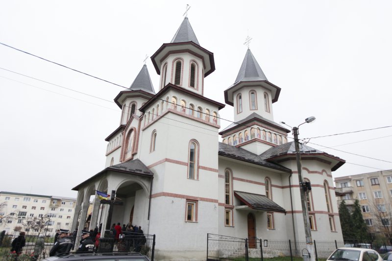 REPORTAJUL ZILEI: Ce spun reprezentanții Bisericii despre faptul că aceasta a scăzut în ultima vreme în sondaje în privința încrederii cetățenilor REPORTAJUL ZILEI: Ce spun reprezentanții Bisericii despre faptul că aceasta a scăzut în ultima vreme în sondaje în privința încrederii cetățenilor