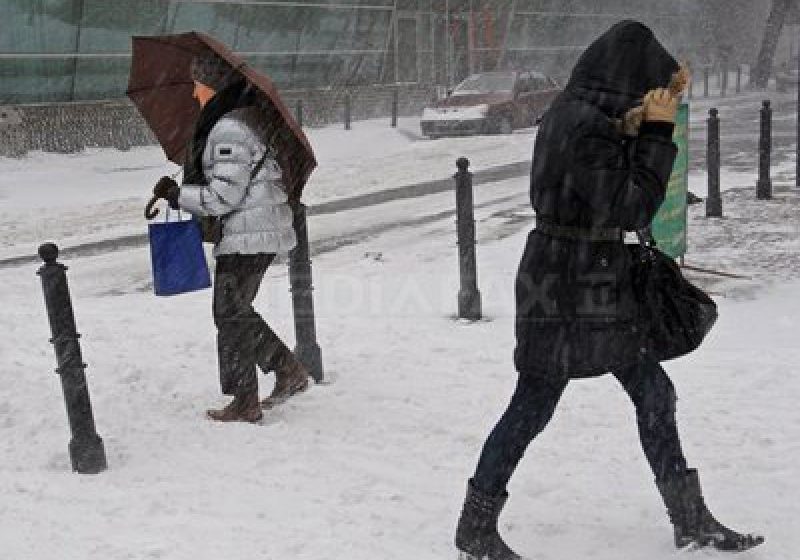 ANM: Meteorologii anunţă ninsori începând de astăzi în Bucureşti şi alte zone din ţară ANM: Meteorologii anunţă ninsori începând de astăzi în Bucureşti şi alte zone din ţară