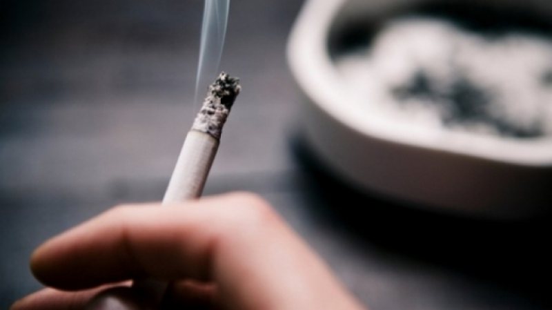 FUMATUL INTERZIS: Proiectul privind interzicerea fumatului în spații închise, adoptat de Camera Deputaților FUMATUL INTERZIS: Proiectul privind interzicerea fumatului în spații închise, adoptat de Camera Deputaților