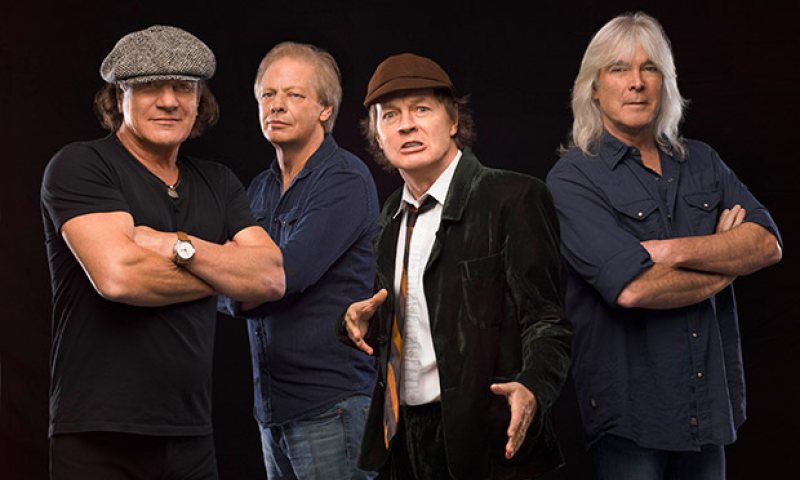 SPRE BUCURIA FANILOR: Membrii trupei rock AC/DC pleacă în turneu în 2016 SPRE BUCURIA FANILOR: Membrii trupei rock AC/DC pleacă în turneu în 2016