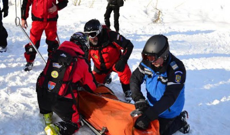 SPRIJIN: Autoritățile locale din Borșa le-au făcut salvamontiștilor polițe de asigurare în caz de accidente SPRIJIN: Autoritățile locale din Borșa le-au făcut salvamontiștilor polițe de asigurare în caz de accidente