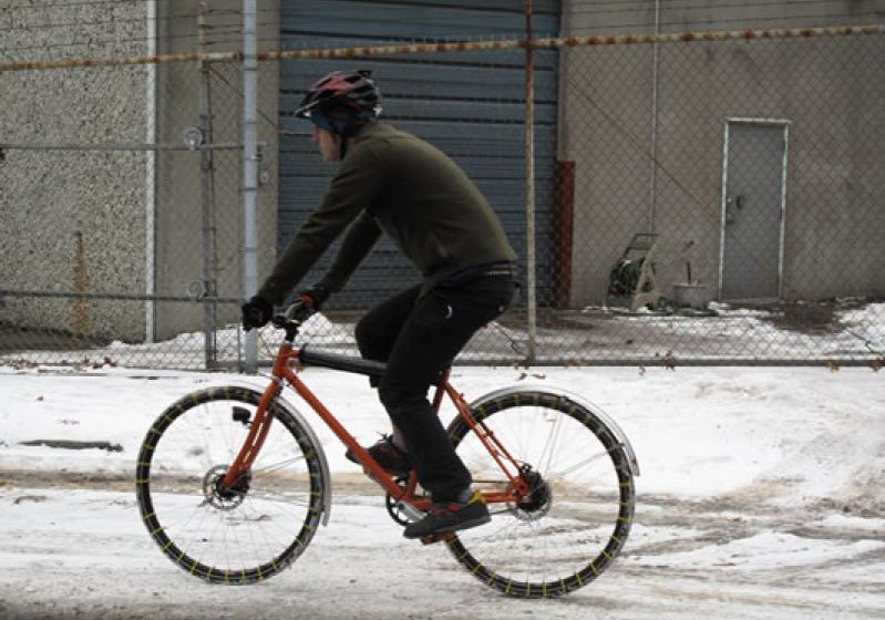 SIGHET: Avertisment pentru cei care circulă cu bicicleta în condiții de iarnă