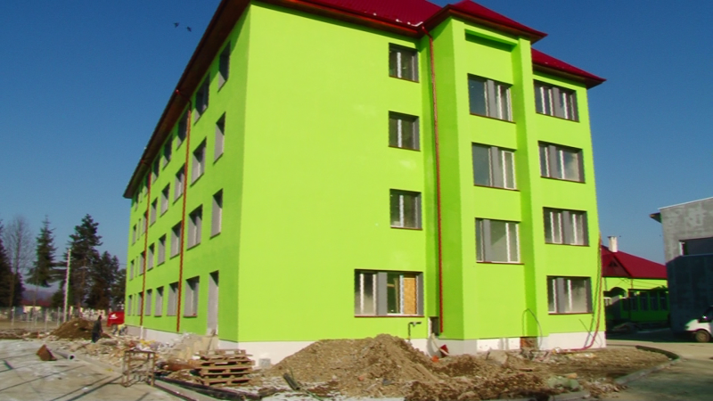 SIGHET: Campusul școlar va fi gata peste o lună SIGHET: Campusul școlar va fi gata peste o lună