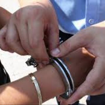 Trimis după gratii pentru tentativă de furt Trimis după gratii pentru tentativă de furt