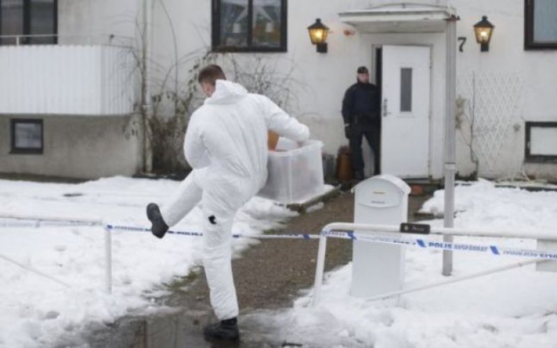 CRIZA IMIGRANŢILOR: Un solicitant de azil în vârstă de 15 ani a înjunghiat MORTAL o angajată a unui centru de refugiaţi în Suedia. Femeia avea 22 de ani CRIZA IMIGRANŢILOR: Un solicitant de azil în vârstă de 15 ani a înjunghiat MORTAL o angajată a unui centru de refugiaţi în Suedia. Femeia avea 22 de ani