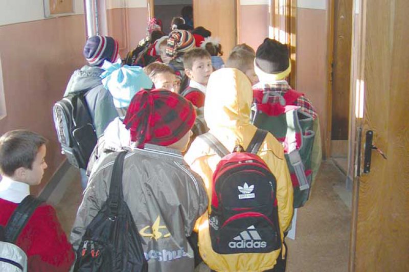 MARAMUREȘ: Elevii și preșcolarii s-au reîntors în bănci, după o vacanță de trei săptămâni MARAMUREȘ: Elevii și preșcolarii s-au reîntors în bănci, după o vacanță de trei săptămâni