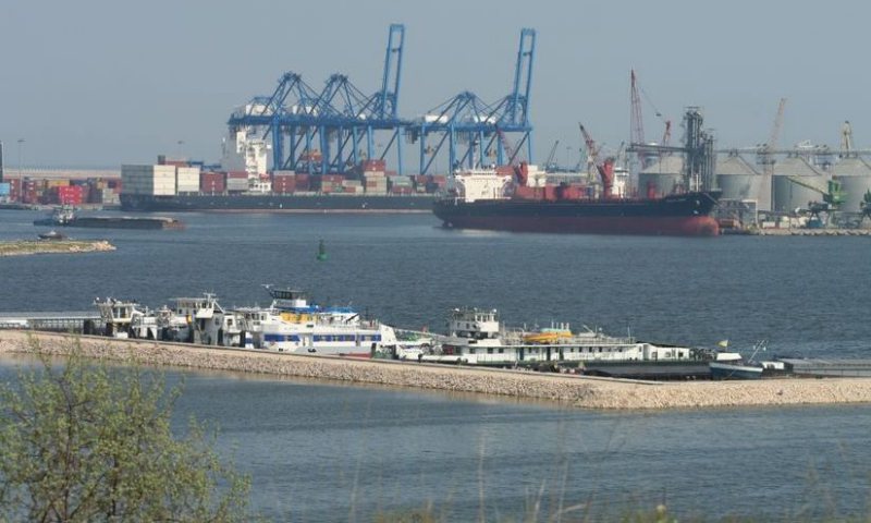 GARDA DE COASTĂ: Marinar sirian cu acte false, găsit la bordul unei nave din Portul Constanţa Sud – Agigea GARDA DE COASTĂ: Marinar sirian cu acte false, găsit la bordul unei nave din Portul Constanţa Sud – Agigea