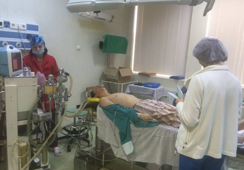 ȘOCANT: Un adolescent din Cavnic a fost desfigurat de un vecin