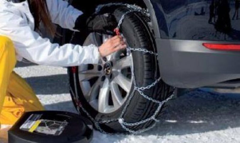 MARAMUREȘ: Șoferii, îndemnați să-și echipeze mașinile cu cauciucuri de iarnă dacă nu au făcut-o până acum MARAMUREȘ: Șoferii, îndemnați să-și echipeze mașinile cu cauciucuri de iarnă dacă nu au făcut-o până acum