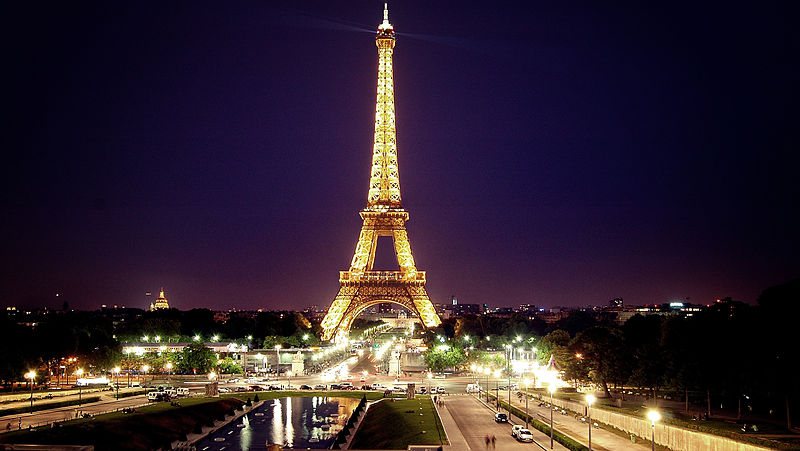 PE SEAMA INCIDENTELOR: Turnul Eiffel, vizitat de 6,91 milioane persoane în 2015, în scădere ca urmare a impactului atentatelor PE SEAMA INCIDENTELOR: Turnul Eiffel, vizitat de 6,91 milioane persoane în 2015, în scădere ca urmare a impactului atentatelor