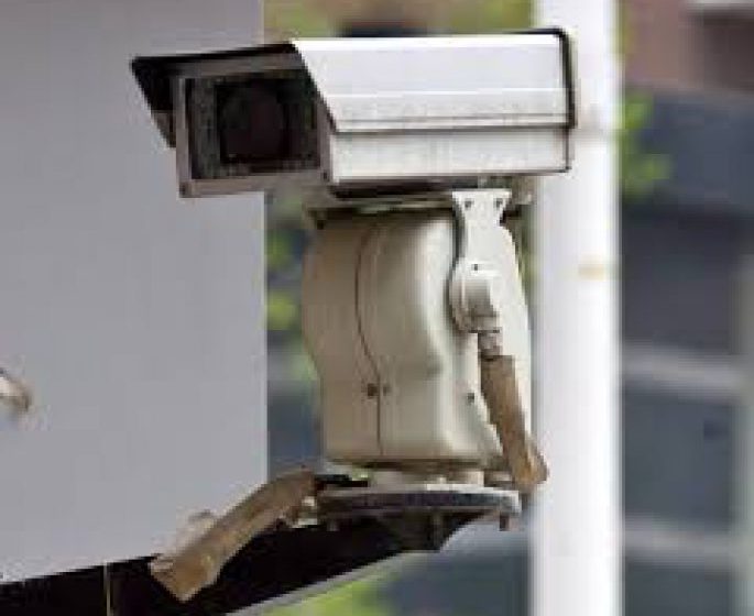 DE RÂSU’ PLÂNSU’: Singura cameră video fixă pentru verificarea rovinietei e pe unul dintre cele mai proaste drumuri din județ și nici nu merge